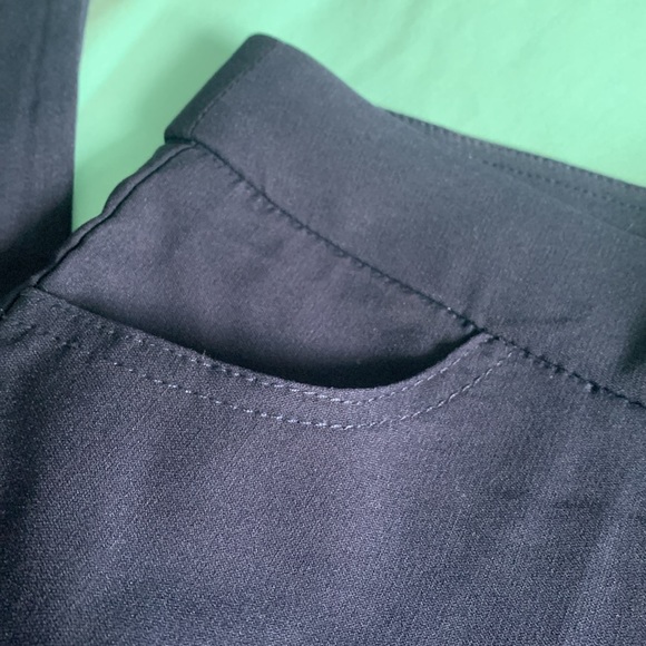 NWT Alfred dunner allure pant. Navy. Size 8P - Picture 2 of 6